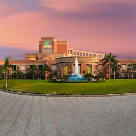 Aveda Hotel - Ludhiana Exterior foto