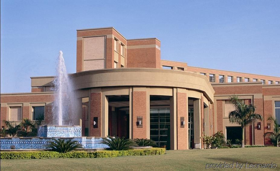 Aveda Hotel - Ludhiana Exterior foto